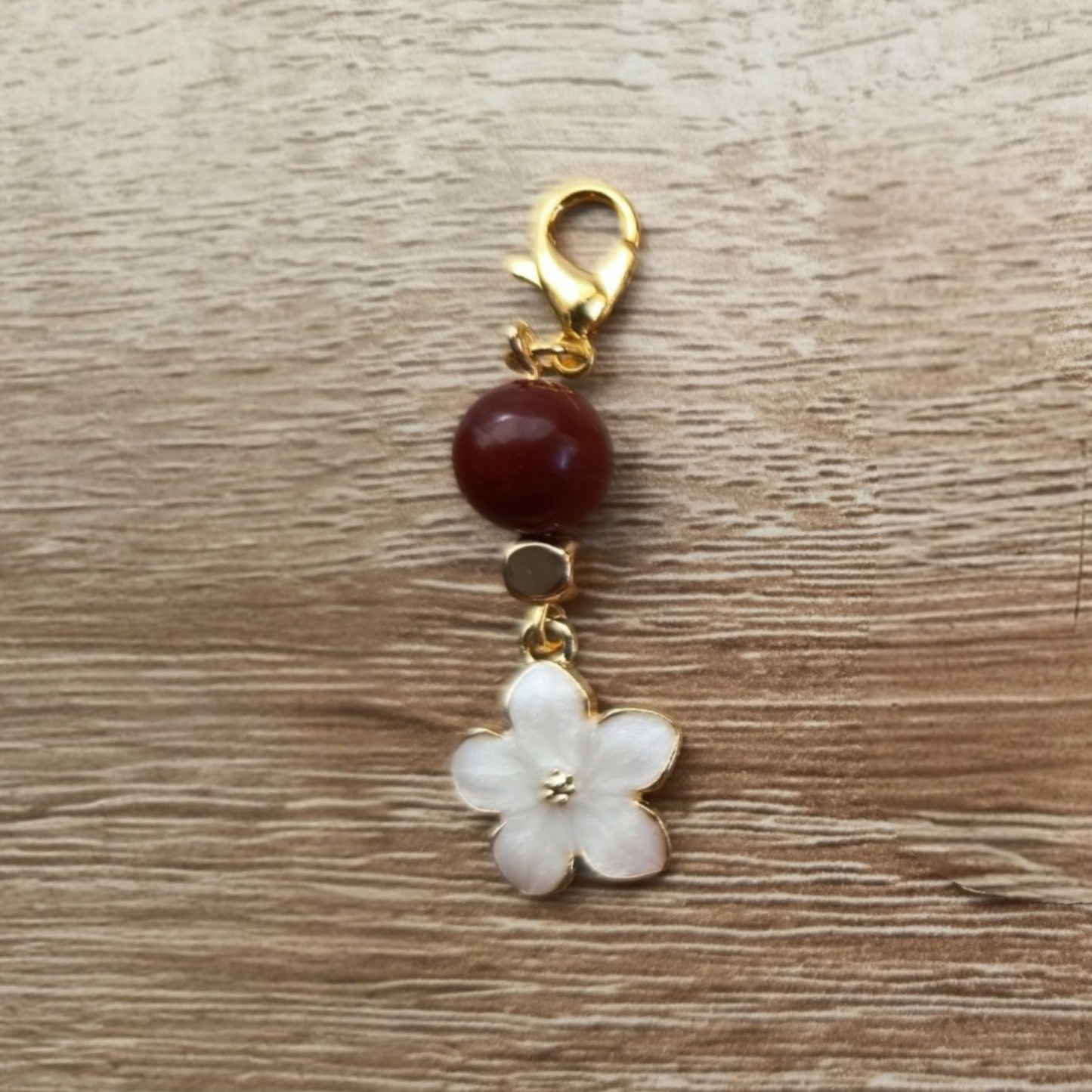 Bijou de sac fleur et jaspe rouge